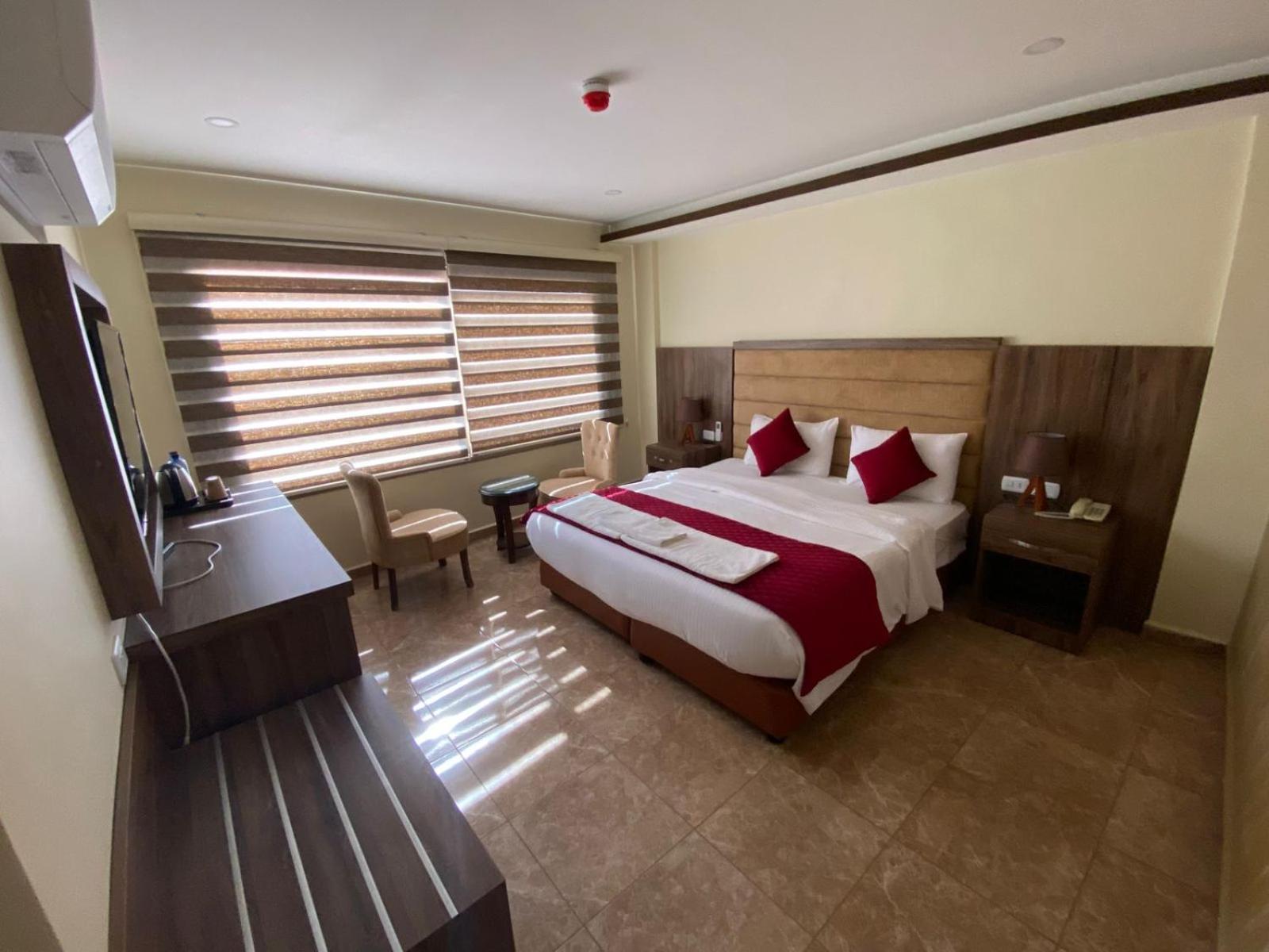 Sunset Hotel Wadi Musa Exterior photo